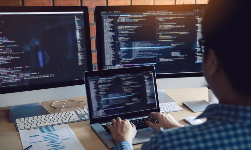 数据科学选型:R与Python如何赋能寿阳县网站建设?
